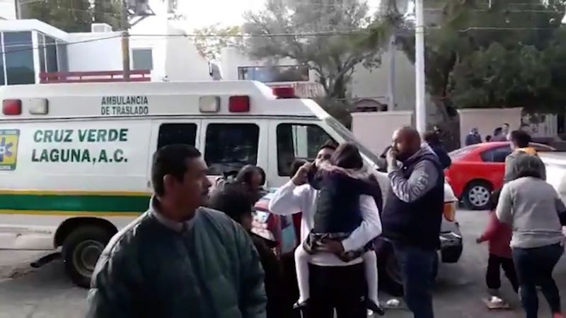 Jedenáctiletý chlapec zastřelil ve škole v Mexiku učitelku a sebe